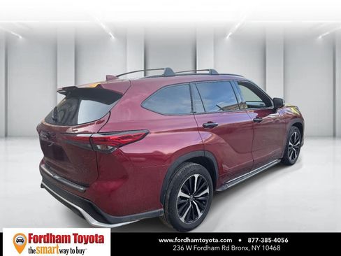 Used 2022 Toyota Highlander XSE image 7