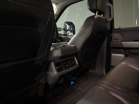 Used 2024 Ford F250 Lariat w/ Lariat Ultimate Package AWD/4WD image 26
