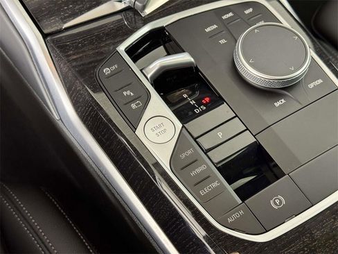 Used 2023 BMW 330e xDrive w/ Premium Package image 28