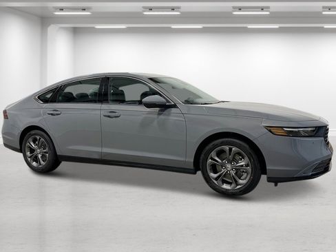 New 2025 Honda Accord EX-L image 2