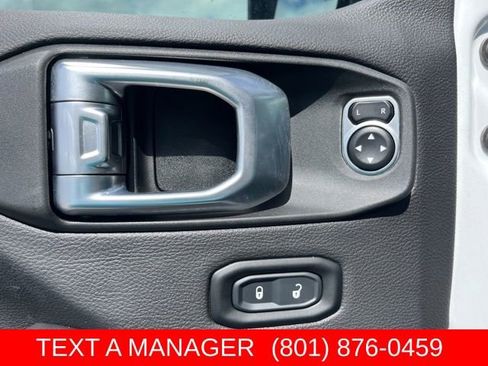 Used 2023 Jeep Gladiator Overland AWD/4WD image 17