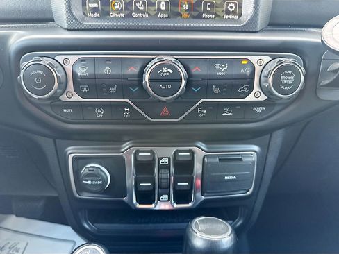 Used 2022 Jeep Wrangler Unlimited Sahara w/ LED Lighting Group image 17