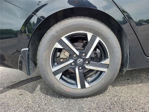 Used 2024 Nissan Sentra SV FWD image 7