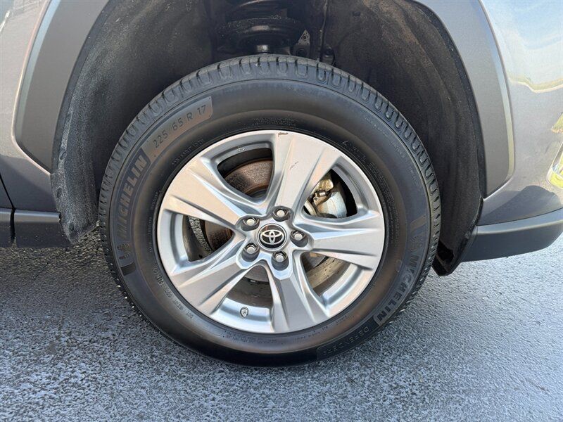 Used 2023 Toyota RAV4 LE AWD/4WD image 24