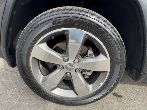 Used 2014 Jeep Grand Cherokee Limited image 11