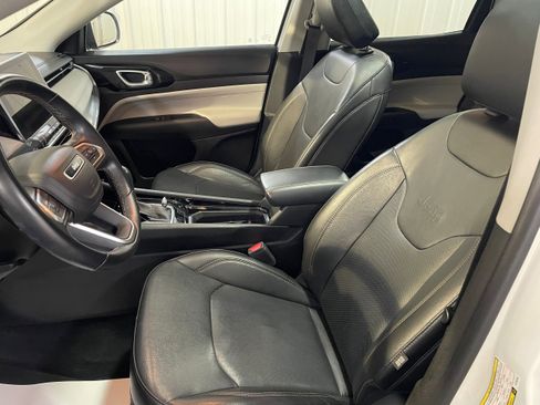 Used 2022 Jeep Compass Limited w/ Sun and Sound Group image 11