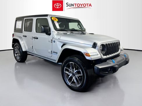 Used 2024 Jeep Wrangler Unlimited image 1