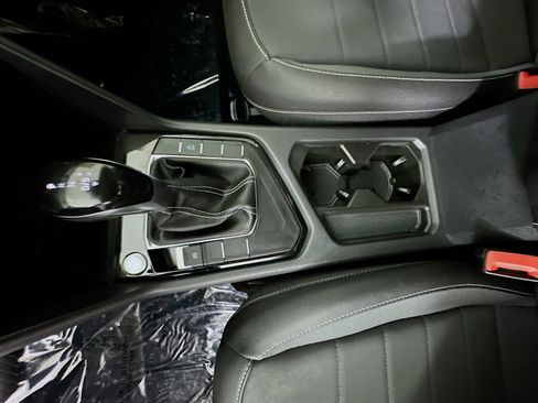 Used 2024 Volkswagen Taos SE image 22