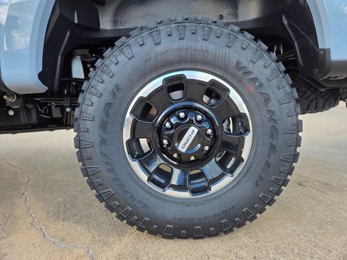 New 2026 Ford F250 Platinum w/ Tremor Off-Road Package AWD/4WD image 33