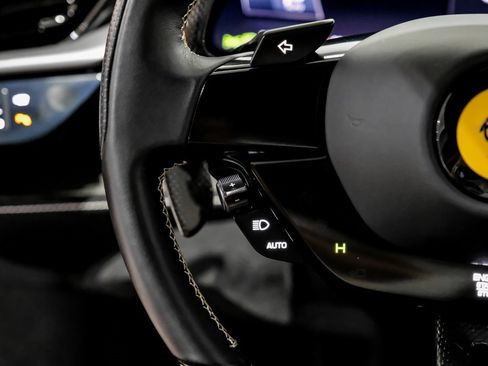 Used 2022 Ferrari SF90 Spider image 12