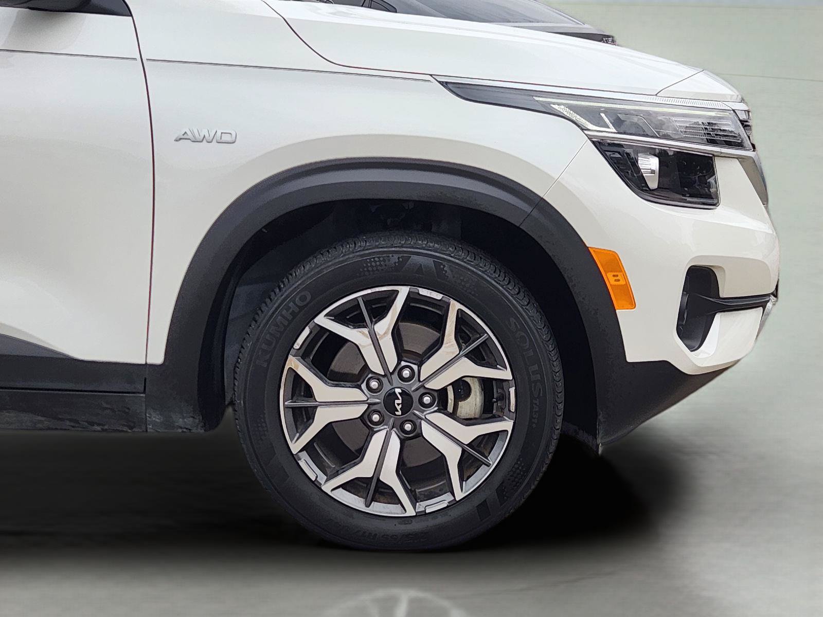 Used 2023 Kia Seltos EX AWD/4WD image 8