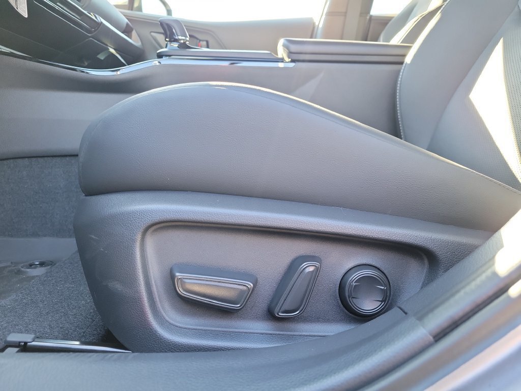 New 2027 Toyota Prius XLE FWD image 22
