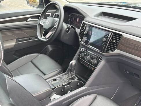 Certified 2023 Volkswagen Atlas SE FWD image 9
