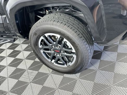 Used 2025 Toyota Tacoma TRD Sport w/ TRD Sport Upgrade Package AWD/4WD image 38