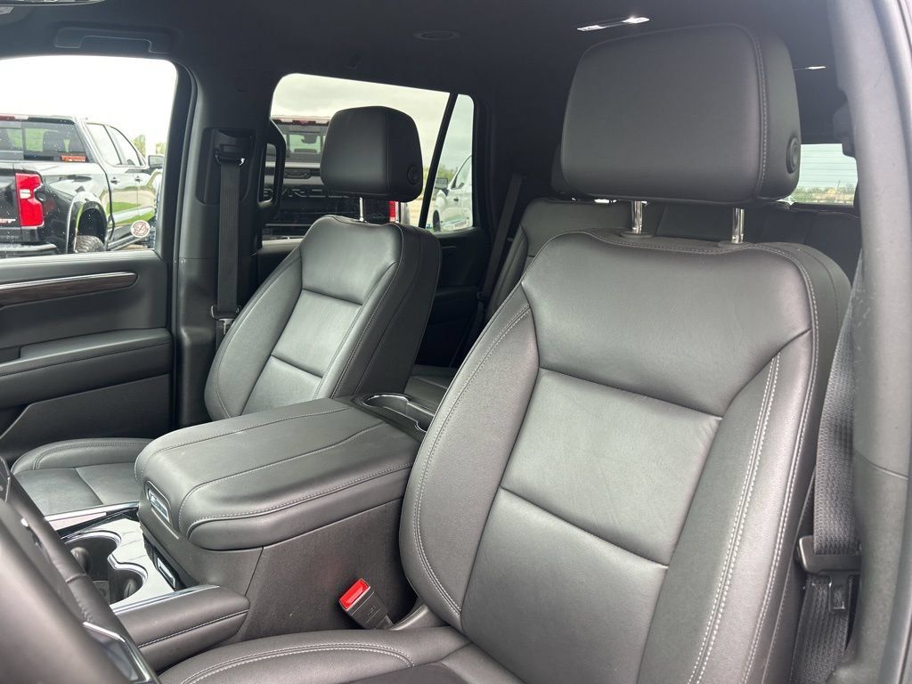 Used 2025 Chevrolet Tahoe Z71 AWD/4WD image 23