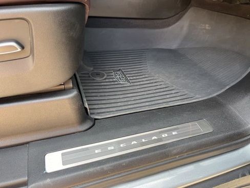 Used 2023 Cadillac Escalade V AWD/4WD image 25