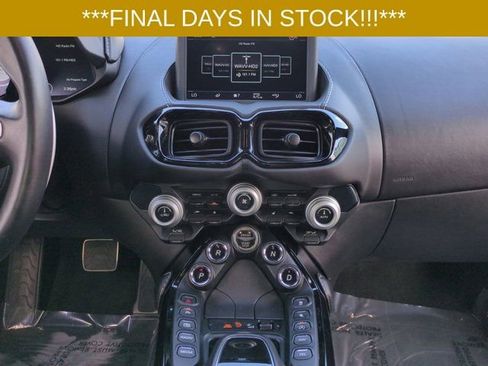 Used 2021 Aston Martin V8 Vantage Coupe RWD image 13