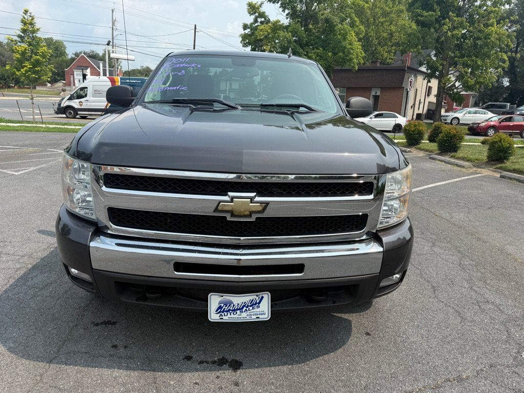 Used 2011 Chevrolet Silverado 1500 LT w/ Interior Plus Package AWD/4WD image 3