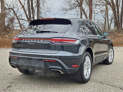 Certified 2025 Porsche Macan image 7