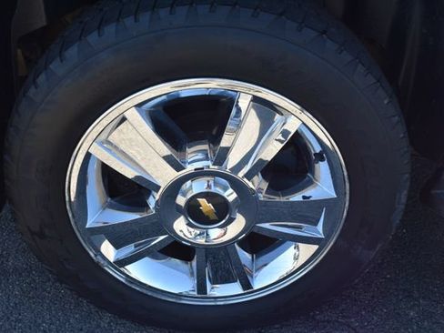 Used 2009 Chevrolet Tahoe LTZ AWD/4WD image 46