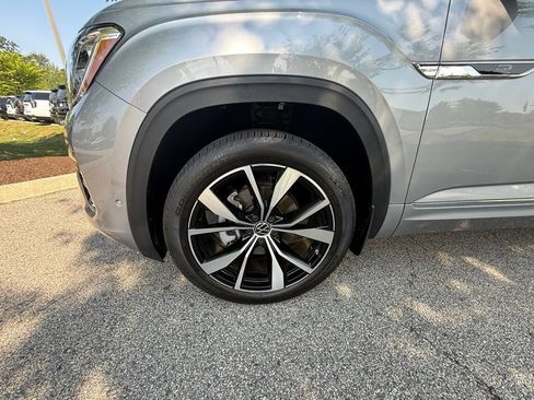 Used 2024 Volkswagen Atlas SEL Premium R-Line AWD/4WD image 36
