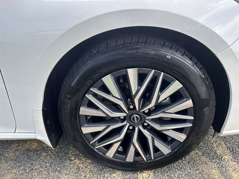 Certified 2023 Nissan Altima 2.5 SV FWD image 13