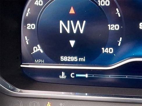 Used 2023 Chevrolet Tahoe LT w/ Luxury Package image 23