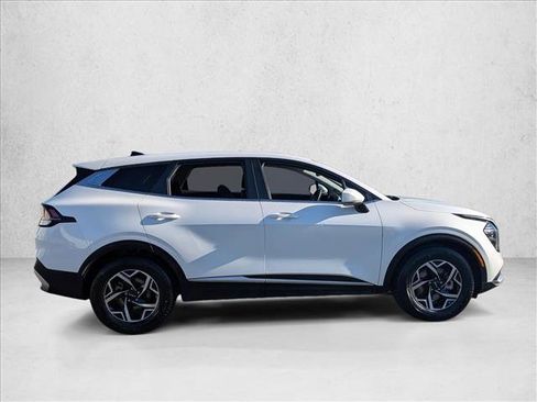 Used 2023 Kia Sportage LX image 4