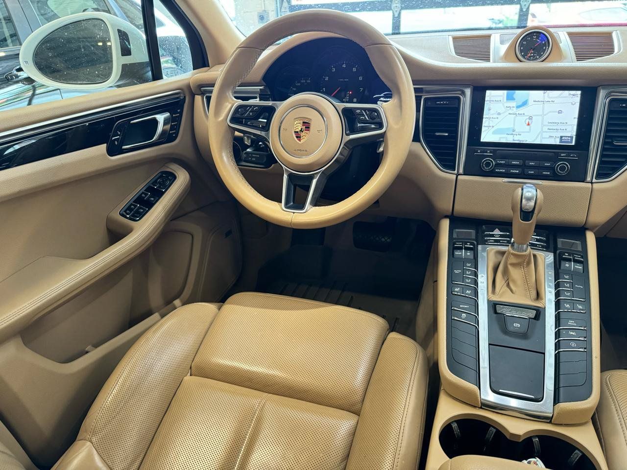 Used 2017 Porsche Macan AWD/4WD image 24