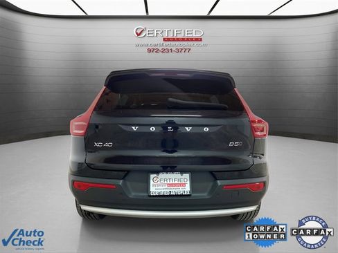 Used 2025 Volvo XC40 B5 Core image 86