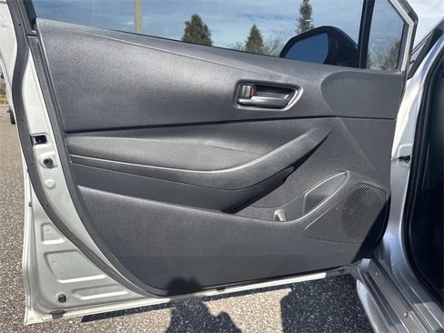 Used 2022 Toyota Corolla LE image 15