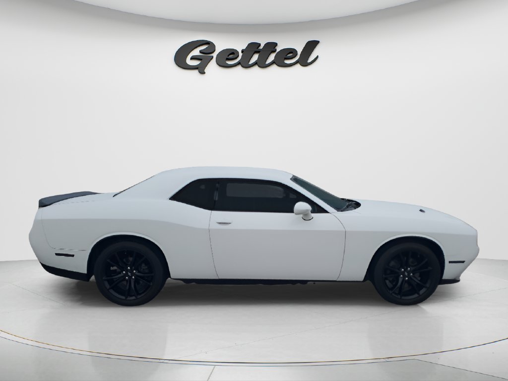 Used 2018 Dodge Challenger SXT Plus RWD image 4