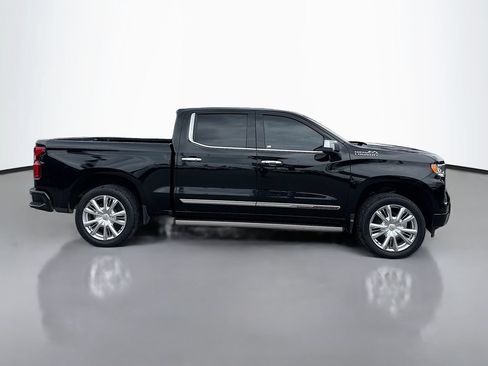 Used 2022 Chevrolet Silverado 1500 High Country w/ High Country Premium Package AWD/4WD image 8