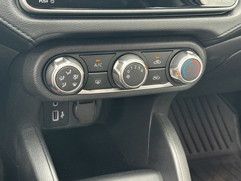 Used 2025 Nissan Versa S w/ S Plus Package FWD image 18