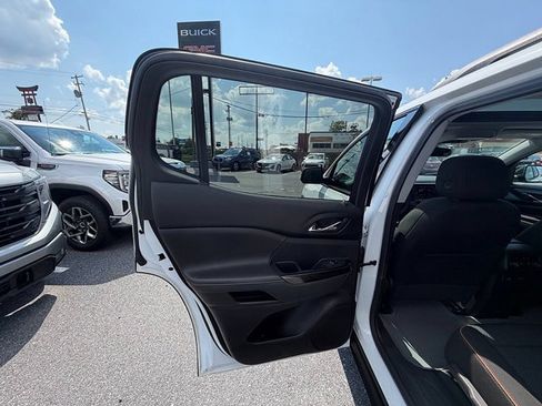 Certified 2023 GMC Acadia AT4 AWD/4WD image 13