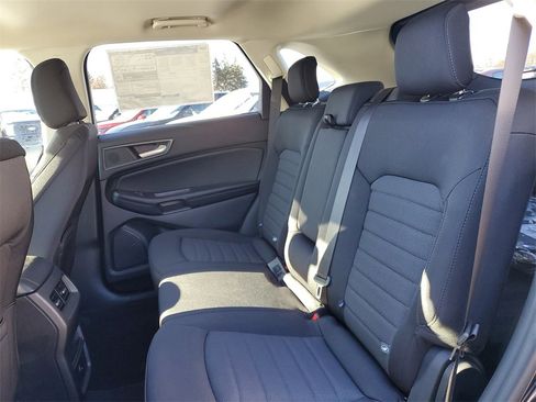 New 2024 Ford Edge SE w/ Black Appearance Package image 30