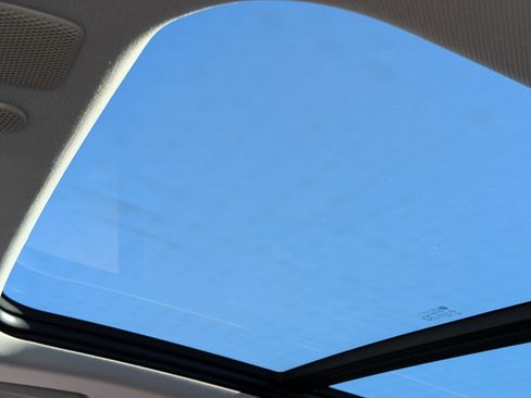 Used 2021 GMC Yukon XL Denali image 30