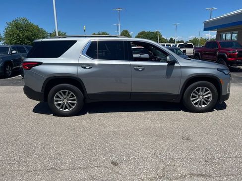 Used 2023 Chevrolet Traverse LT FWD image 11