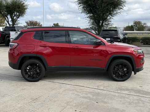 New 2026 Jeep Compass Latitude AWD/4WD image 3