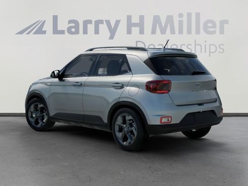 New 2026 Hyundai Venue SEL FWD image 5