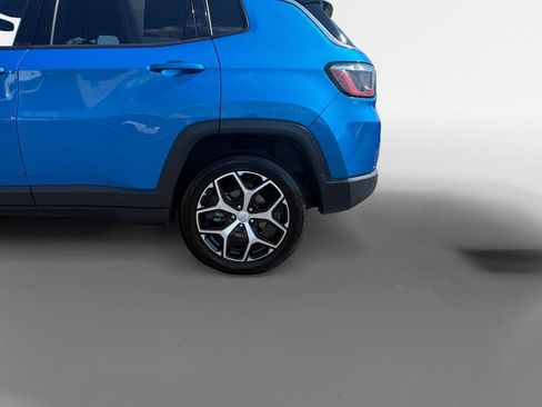 Used 2024 Jeep Compass Limited AWD/4WD image 9
