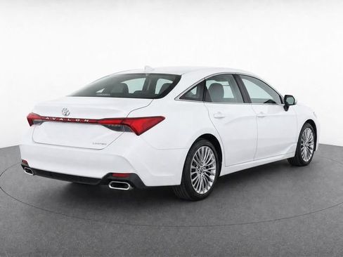 Used 2021 Toyota Avalon Limited FWD image 4