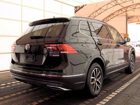 Used 2021 Volkswagen Tiguan SE w/ Panoramic Sunroof Package AWD/4WD image 4