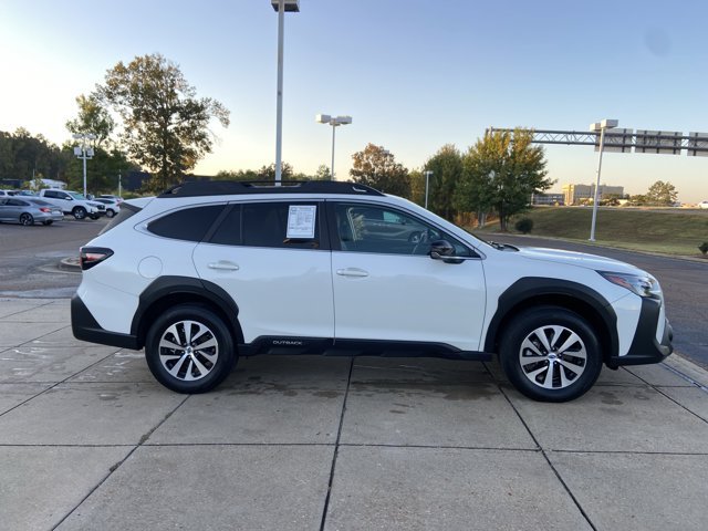 Used 2024 Subaru Outback Premium AWD/4WD image 13