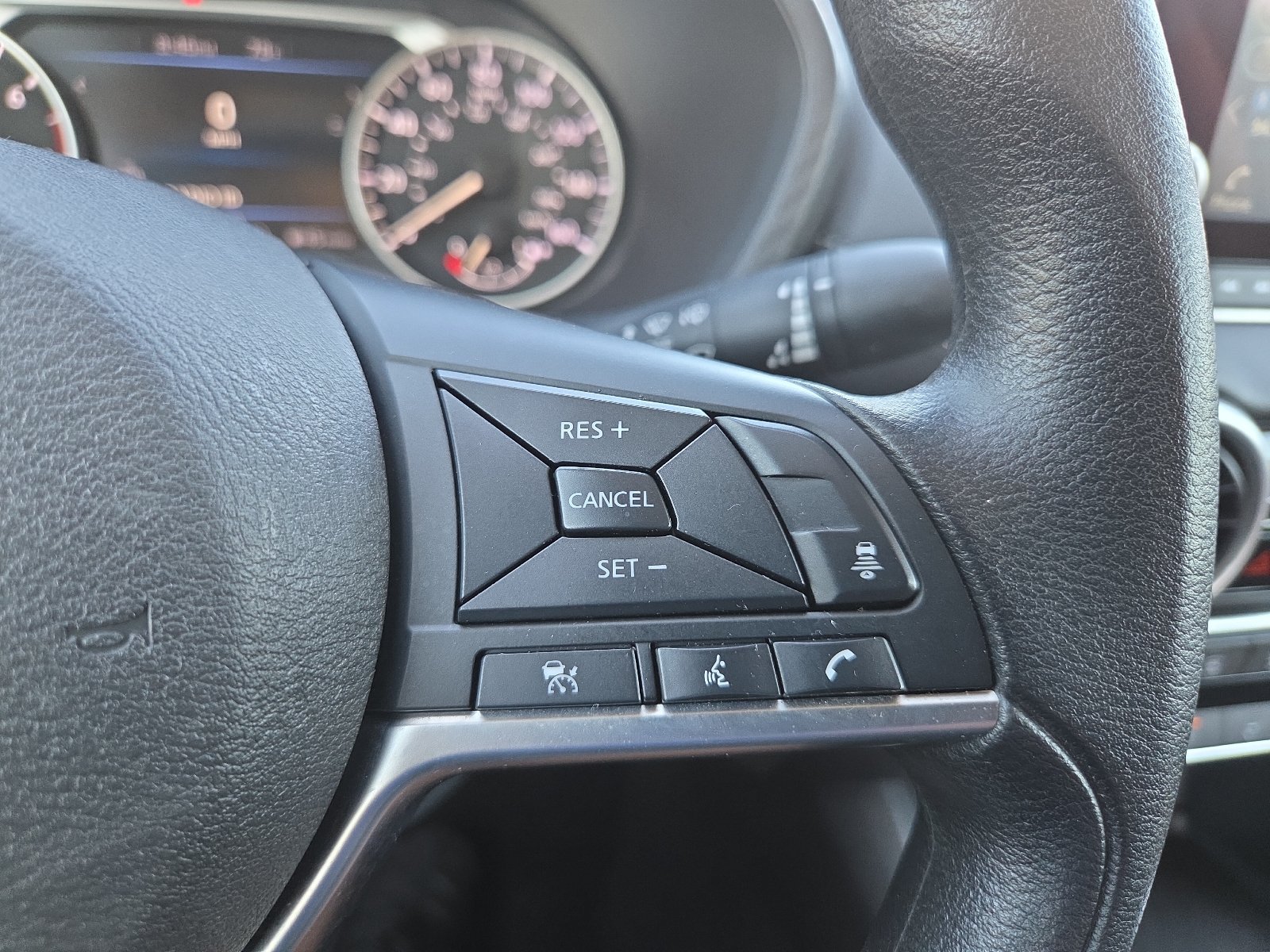 Used 2024 Nissan Sentra SV FWD image 18