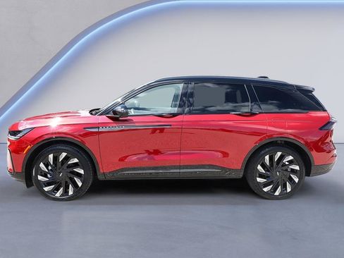 Certified 2025 Lincoln Nautilus Reserve AWD/4WD image 2