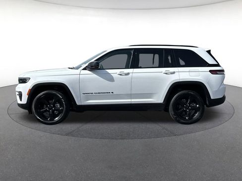 Certified 2025 Jeep Grand Cherokee Limited w/ Black Appearance Package AWD/4WD image 2