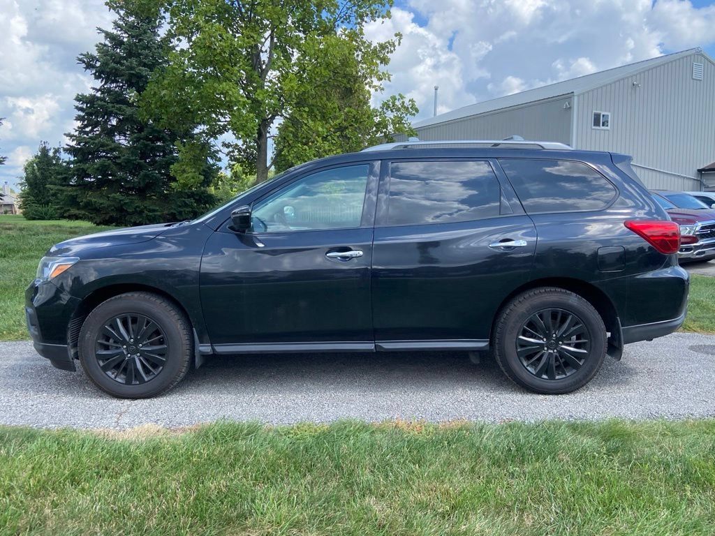 Used 2020 Nissan Pathfinder SV AWD/4WD image 2