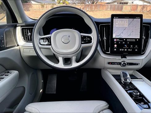 New 2026 Volvo XC60 T8 Ultra w/ Protection Package Premier image 15