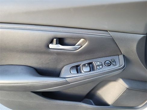 Used 2021 Nissan Sentra SV image 18